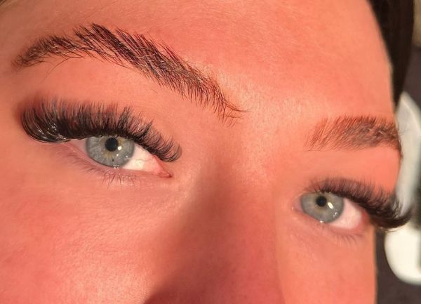 Hybrid Eyelashes Extensions